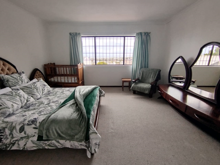 To Let 3 Bedroom Property for Rent in Country Club Western Cape